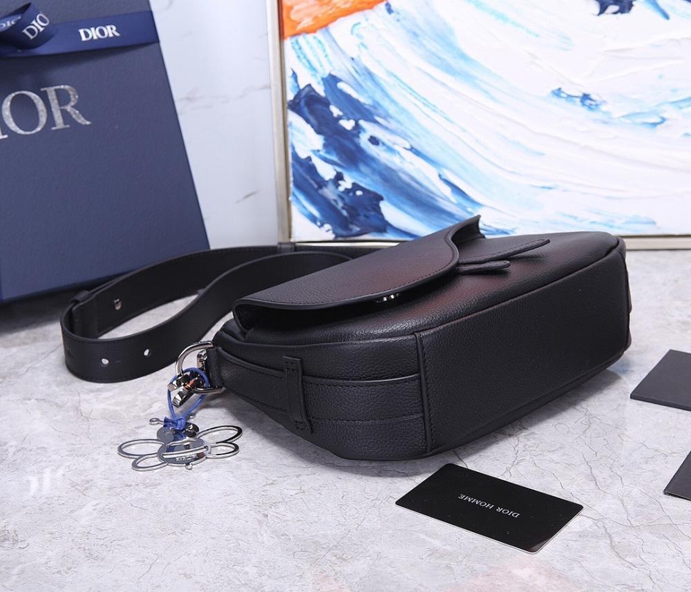 Stylish Refined Black Quilted Calfskin Crossbody Bag
