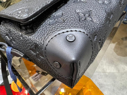Classic Leather Shoulder Bag – Special Edition
