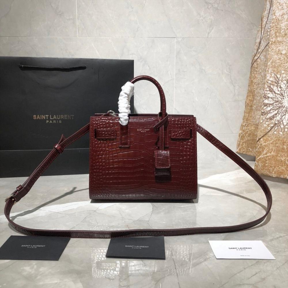 Classic Italian-Inspired Pink Leather Shoulder Bag