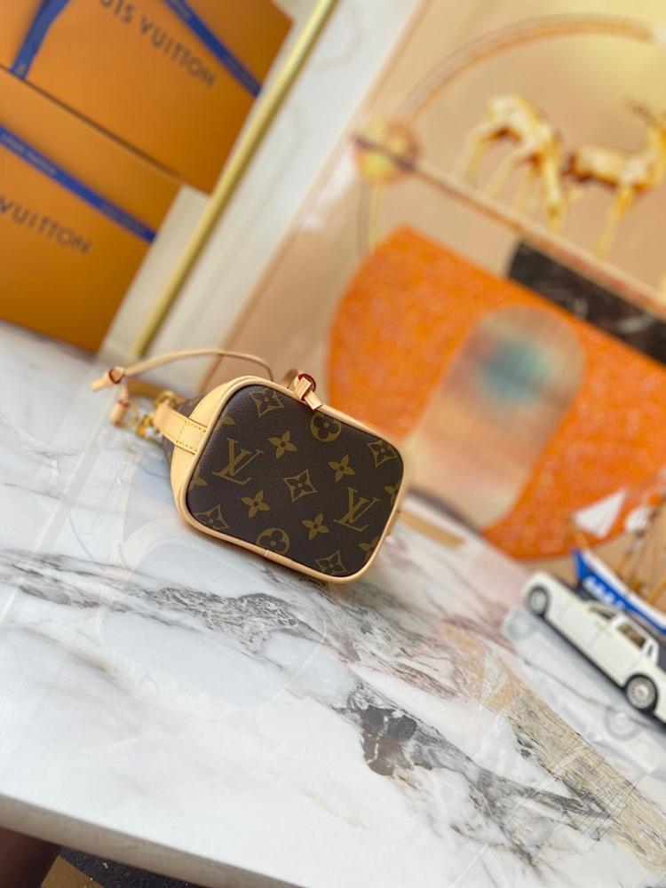 Elegant Leather Crossbody Bag – Limited Edition