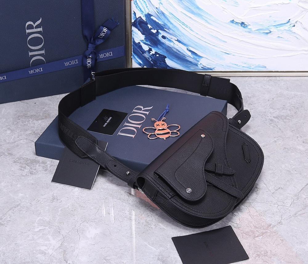 Modern Elegant Leather Crossbody Bag