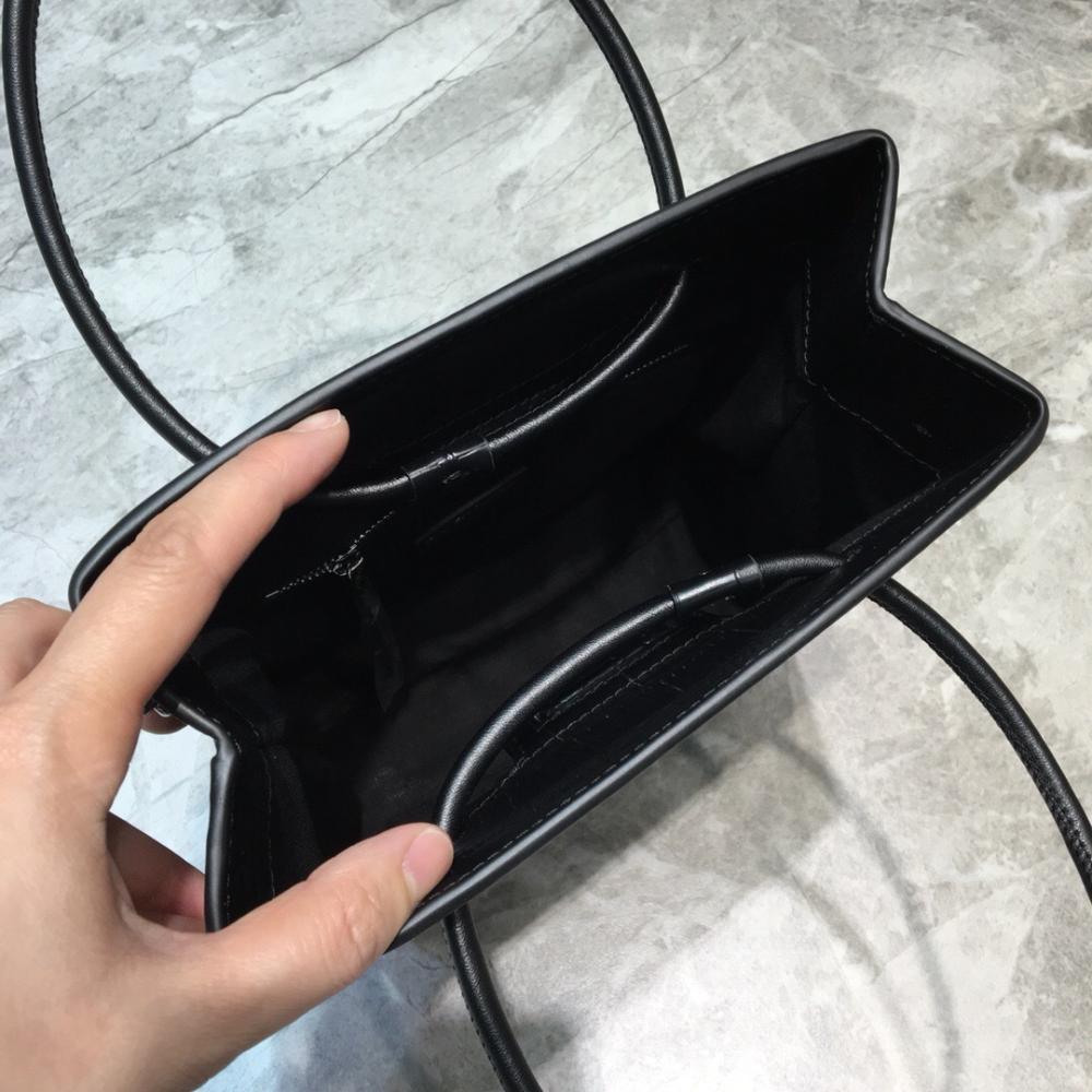 Elegant Leather Top Handle Bag