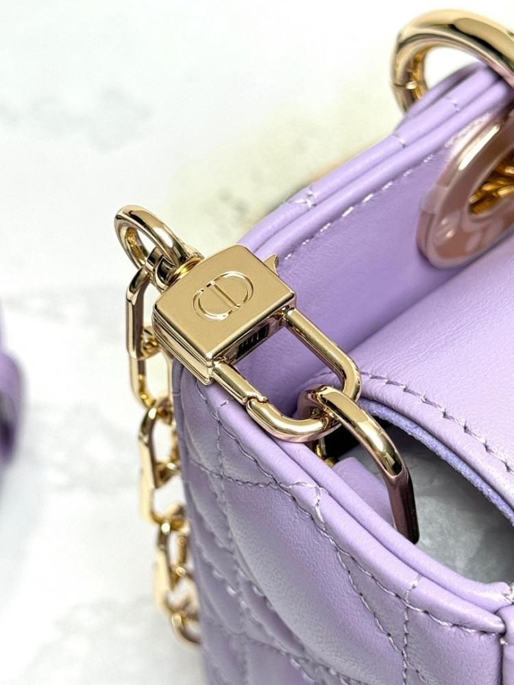 Stylish Refined Gold Embroidered Lambskin Shoulder Bag