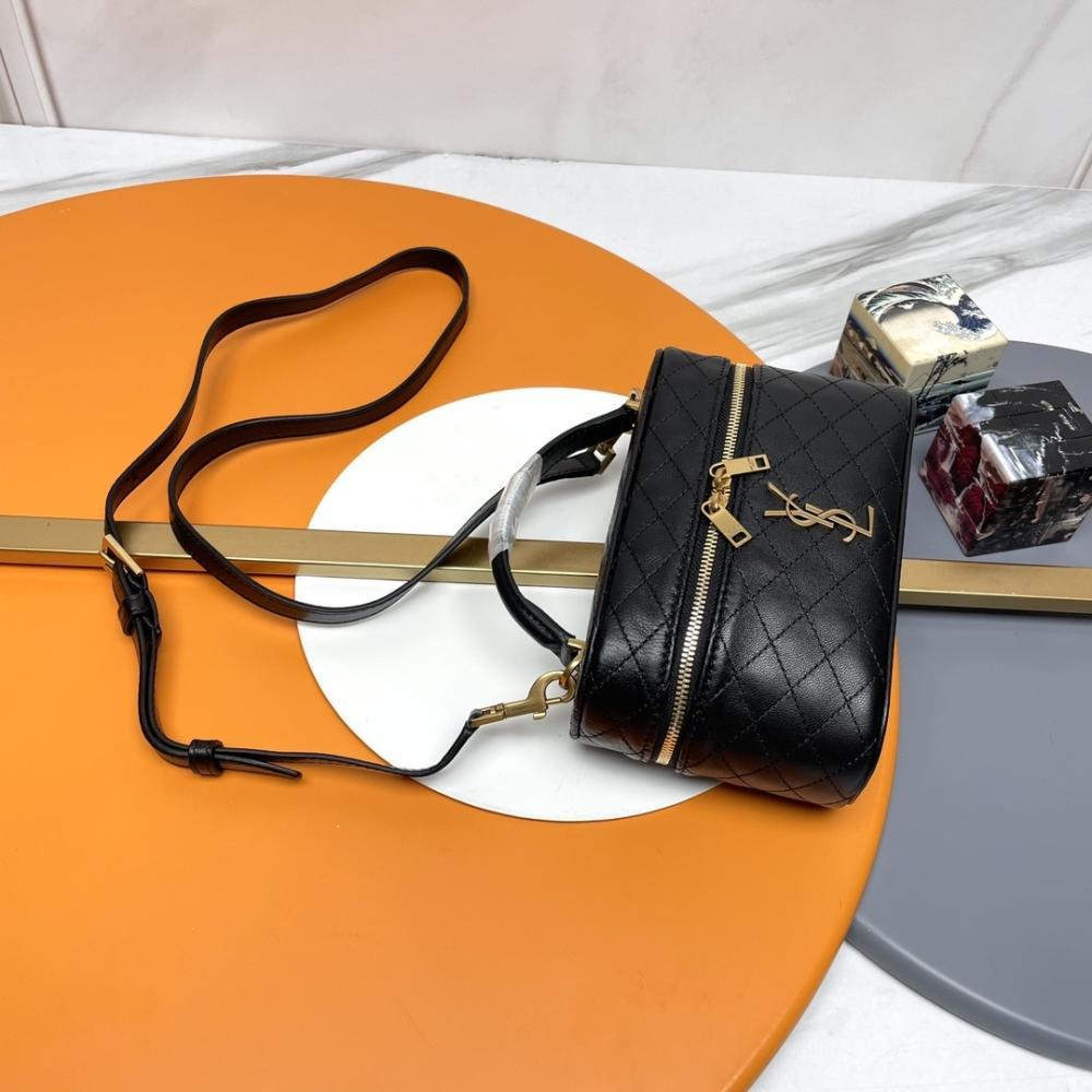 Classic Shoulder Bag