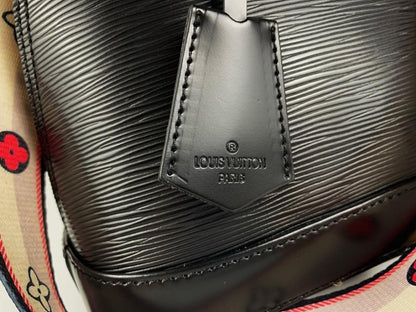 Classic Refined Leather Shoulder Bag