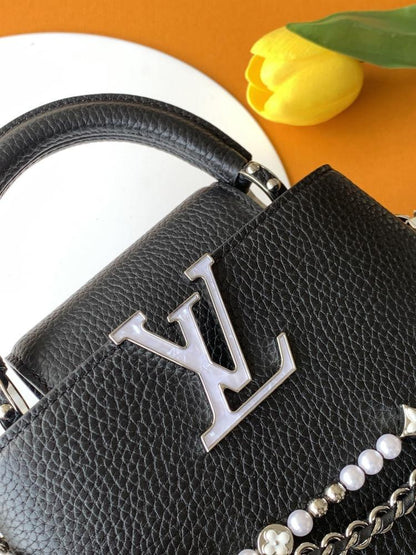 Classic Leather Shoulder Bag