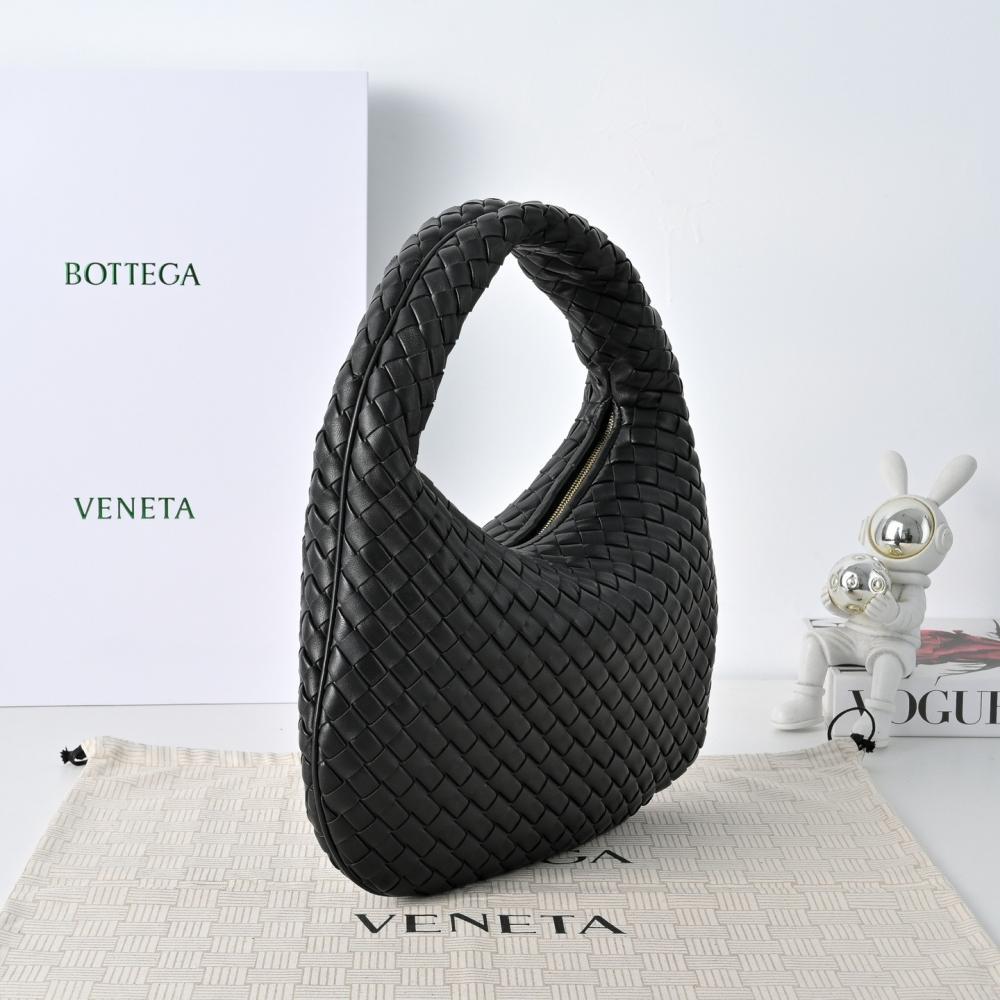Woven Shoulder Bag