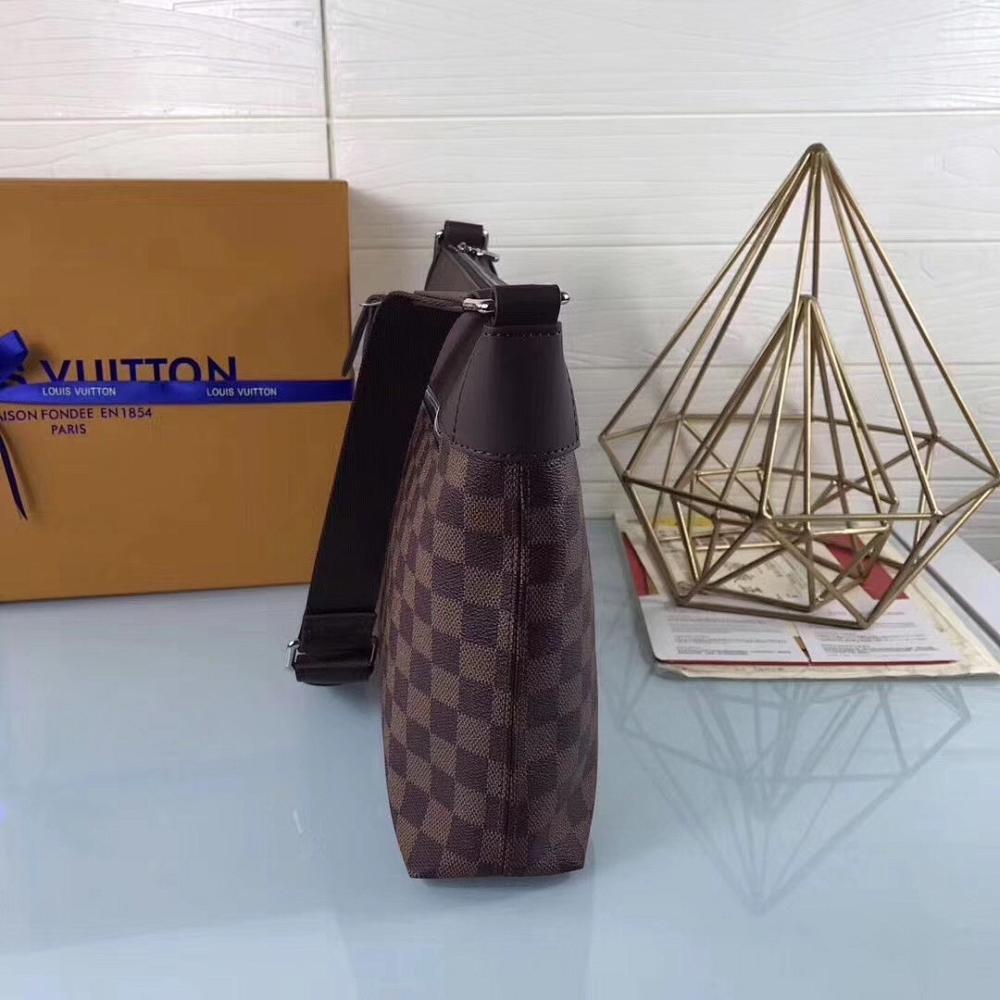 Stylish Leather Shoulder Bag – Limited Edition