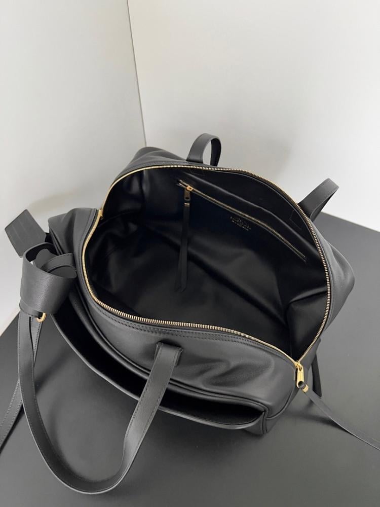 Modern Refined Crossbody Bag