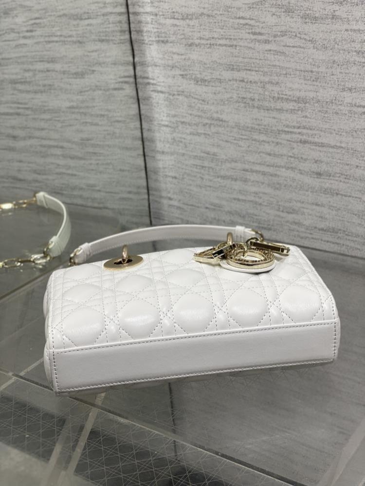 Elegant Leather Top Handle Bag