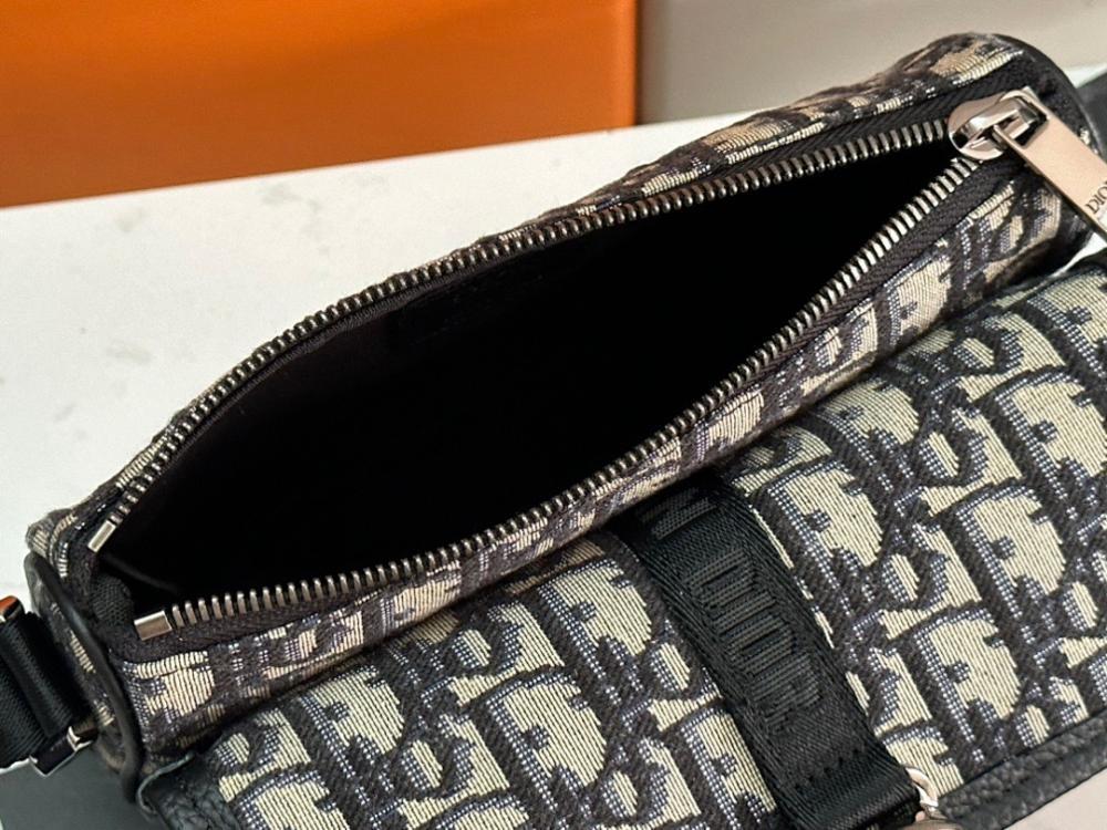 Stylish Black Printed Jacquard Crossbody Bag – Limited Edition