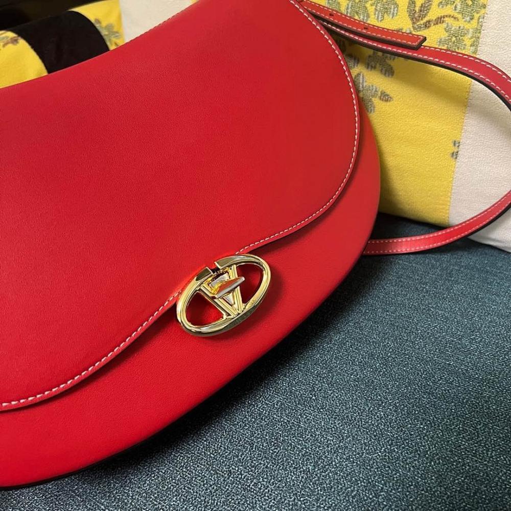 VLogo Signature Calfskin Shoulder Bag