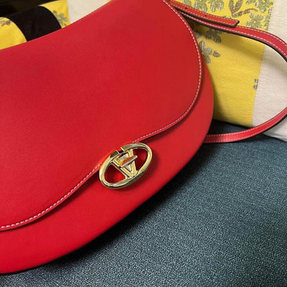 VLogo Signature Calfskin Shoulder Bag