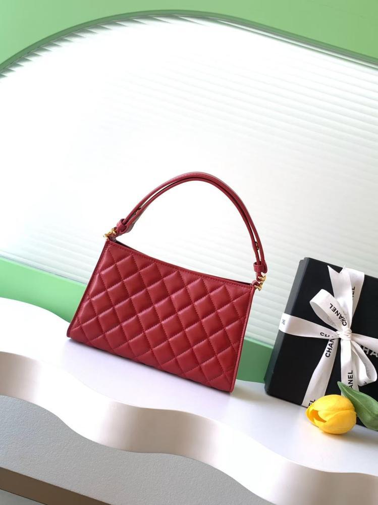 Classic Shoulder Bag