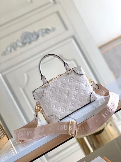 Modern Refined Shoulder Bag