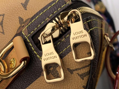 Classic Elegant Travel Bag