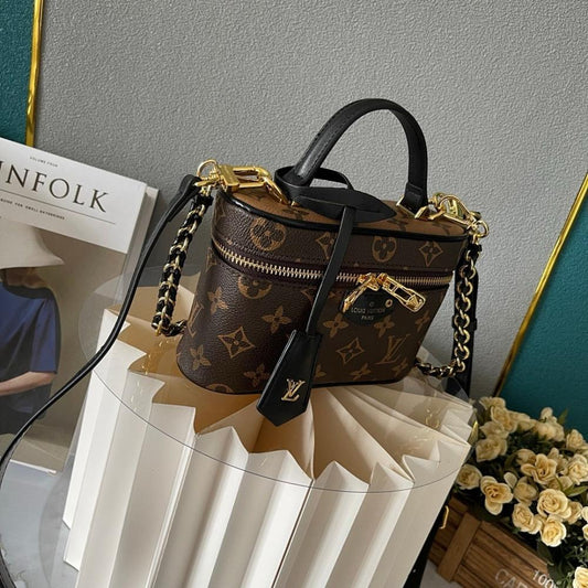 Stylish Woven Leather Crossbody Bag – Special Edition