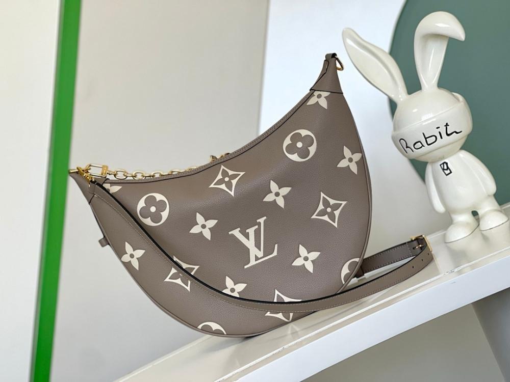 Classic Leather Shoulder Bag – Limited Edition