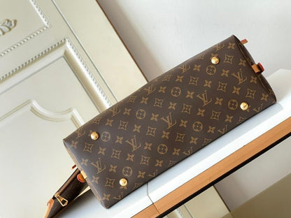 Modern Leather Shoulder Bag – Limited Edition