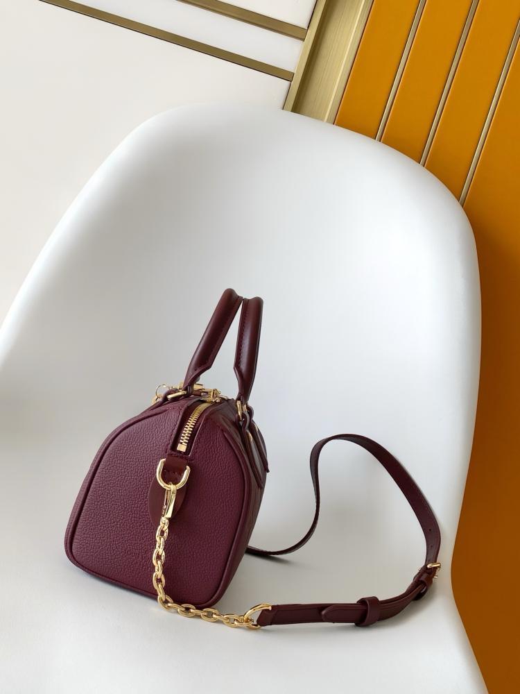 Alma Leather Shoulder Bag