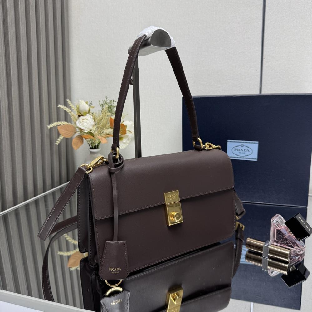 Classic Shoulder Bag