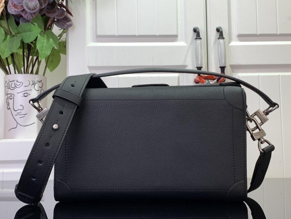 Elegant Shoulder Bag