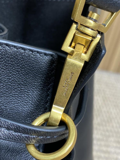Elegant Shoulder Bag