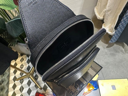 Luxury Refined Canvas Shoulder Bag