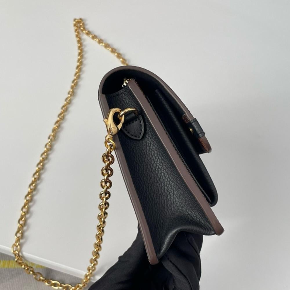 Elegant Refined Gold Leather Crossbody Bag