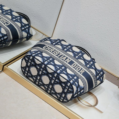 Classic Italian-Inspired Tote Bag