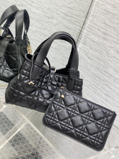 Classic Leather Shoulder Bag