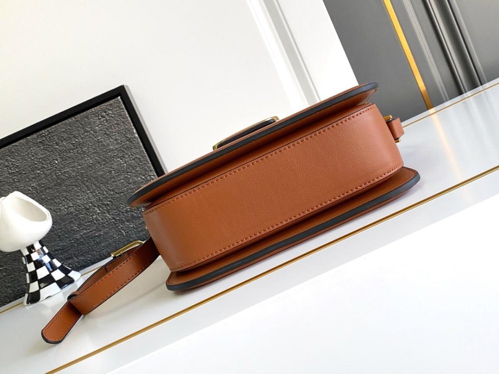 Modern Italian-Inspired Leather Shoulder Bag