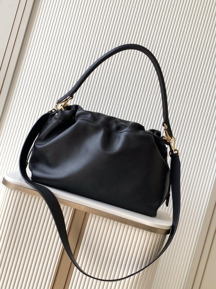 Classic Shoulder Bag
