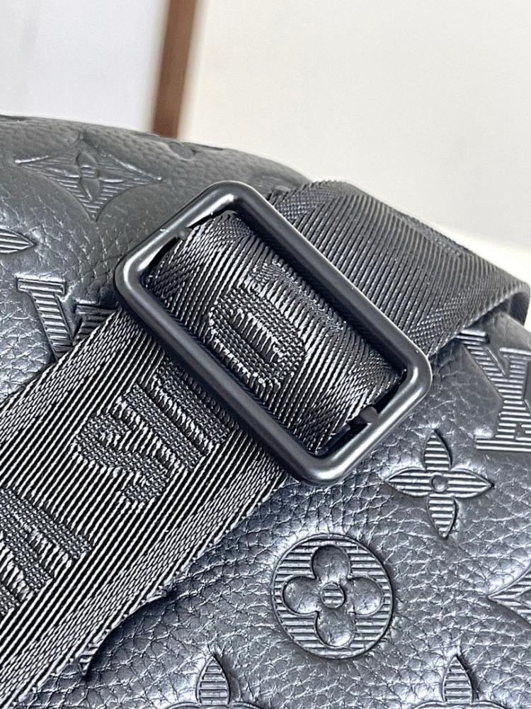 Elegant Leather Shoulder Bag – Special Edition