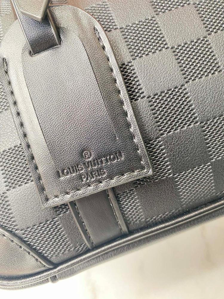 Modern Italian-Inspired Leather Crossbody Bag