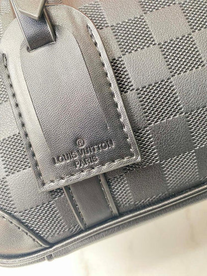 Modern Italian-Inspired Leather Crossbody Bag