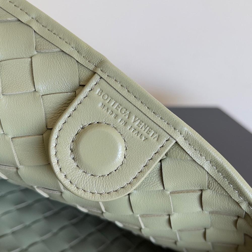 Stylish Woven Top Handle Bag – Limited Edition