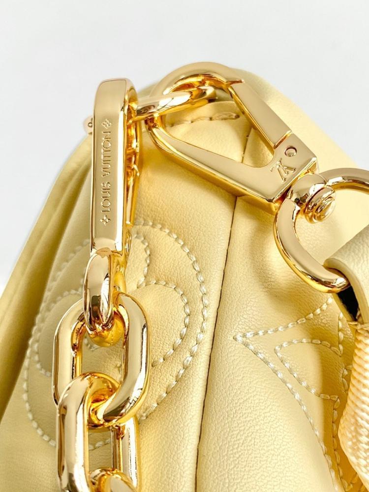 Modern Luxury Quilted Leather Shoulder Bag – Limited Edition