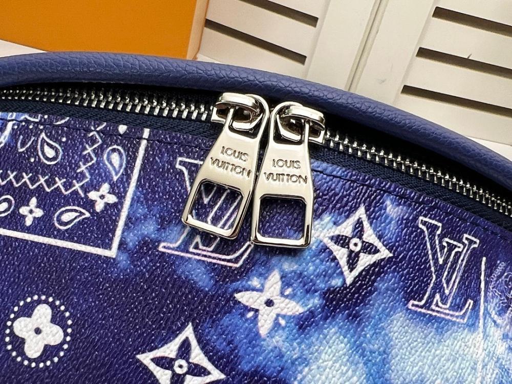 Classic Leather Shoulder Bag – Limited Edition