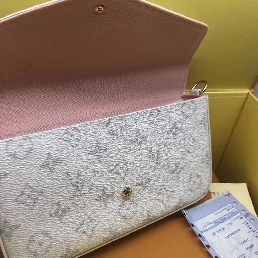 Classic Refined Gold Shoulder Bag