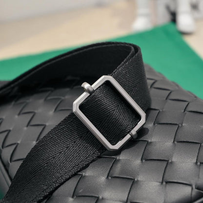 Elegant Premium Woven Leather Shoulder Bag