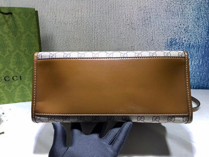 Modern Refined Shoulder Bag