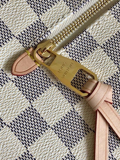 Stylish Gold Calfskin Crossbody Bag – Special Edition