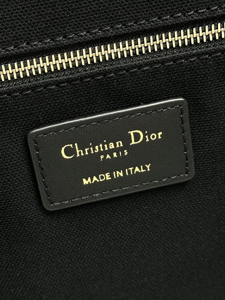 Modern Premium Embroidered Leather Shoulder Bag