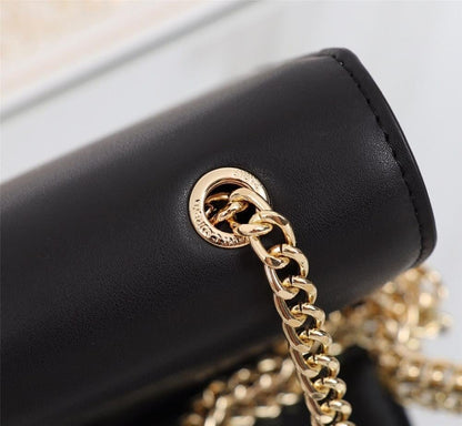 Elegant Leather Shoulder Bag – Limited Edition