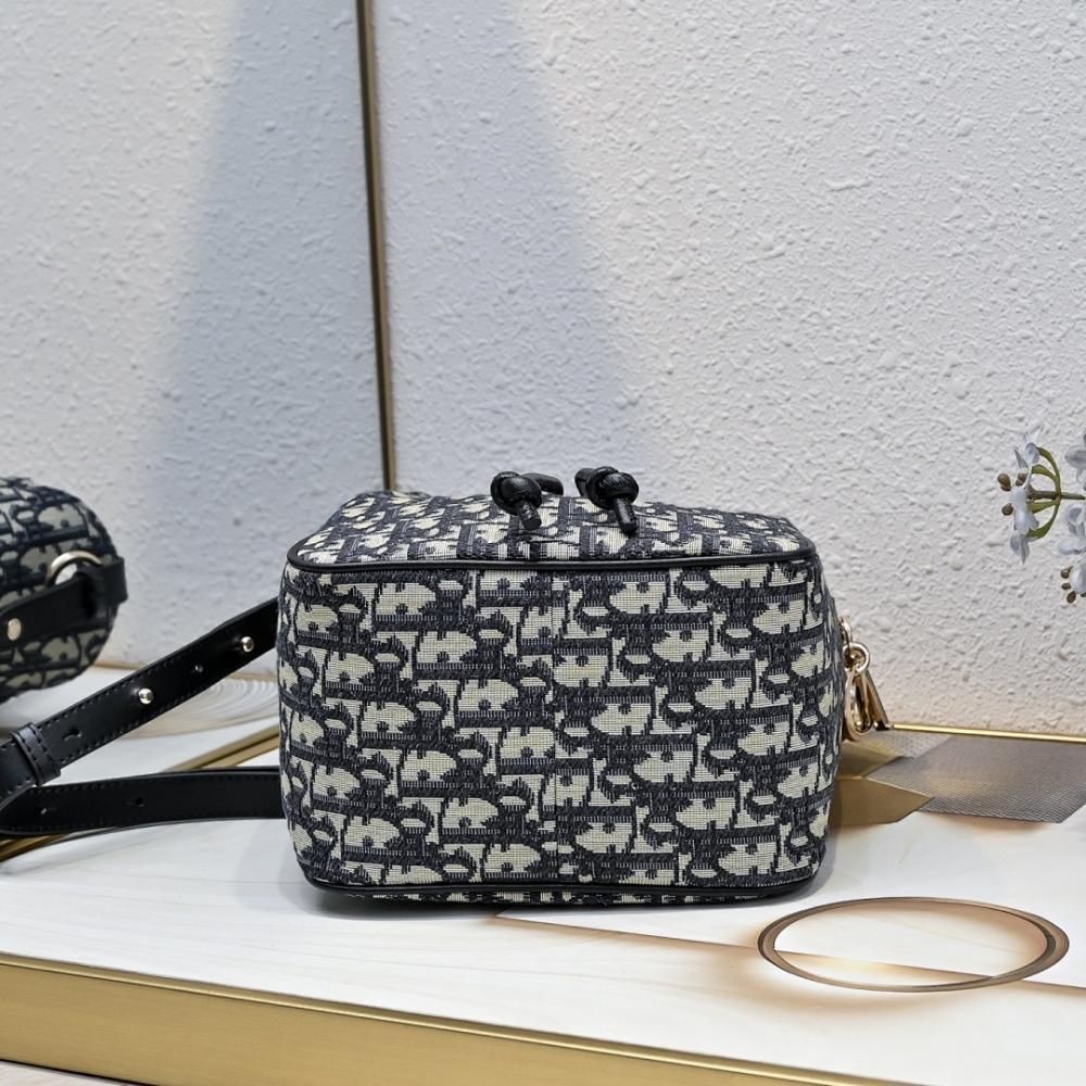 Elegant Gold Embroidered Lambskin Bucket Bag – Special Edition