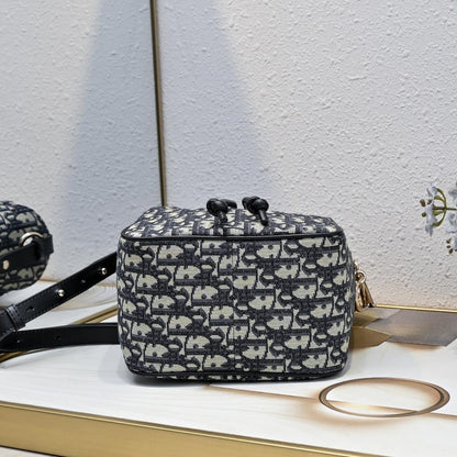 Elegant Gold Embroidered Lambskin Bucket Bag – Special Edition