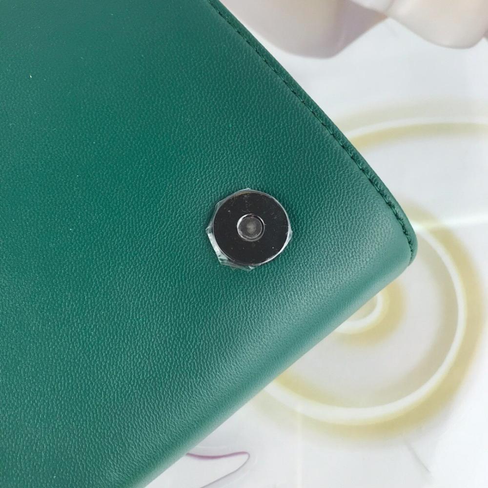 Modern Stylish Quilted Leather Bag