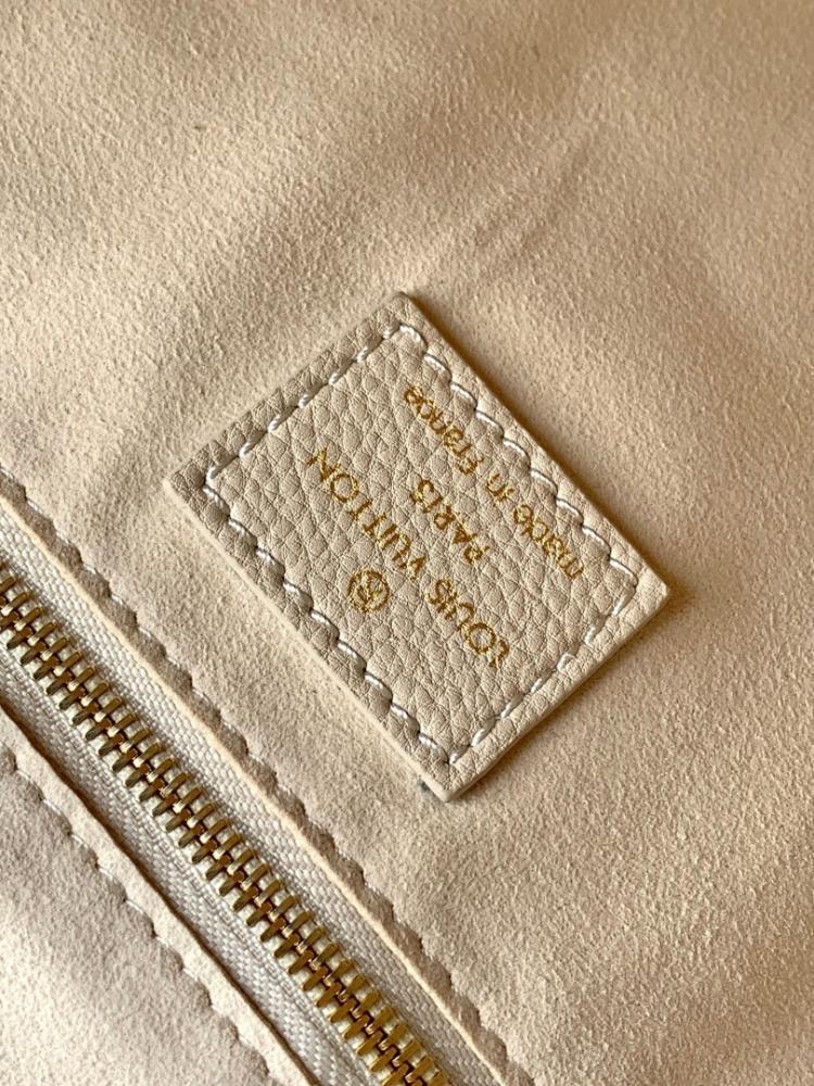 Modern Italian-Inspired Leather Shoulder Bag