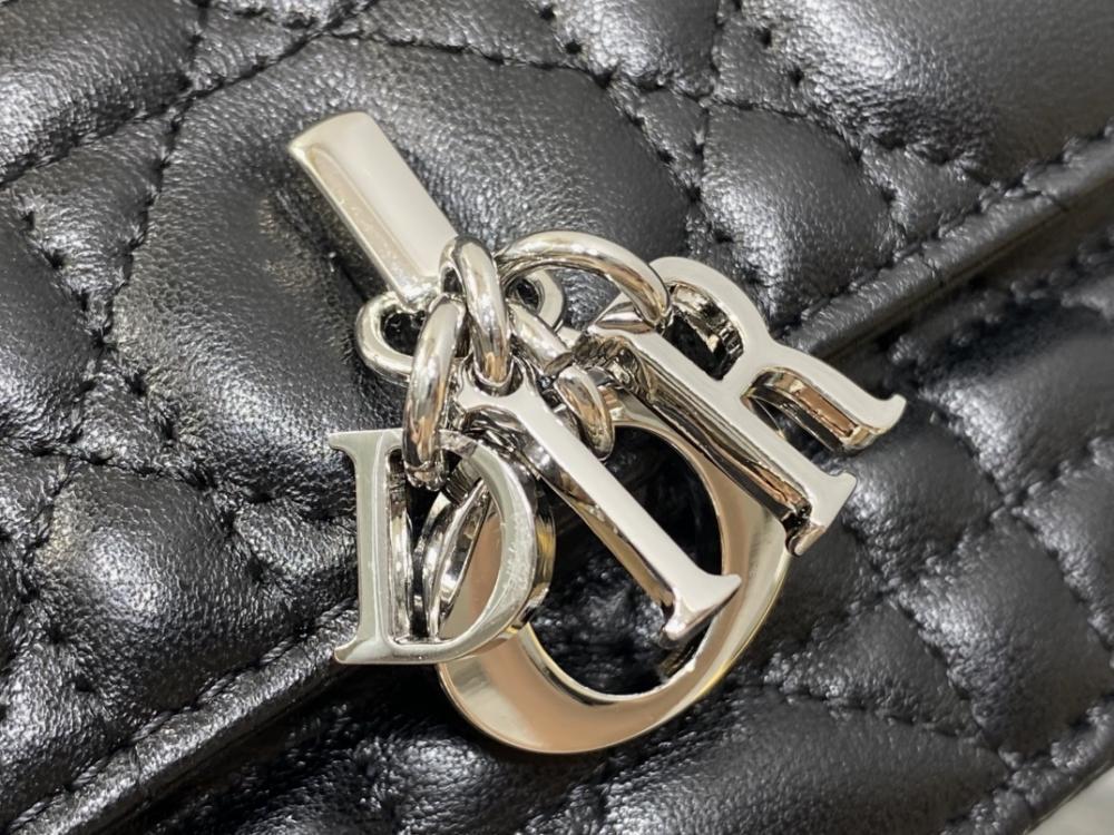 Elegant Leather Top Handle Bag